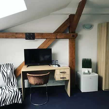 Dmz Gæstehus 3*