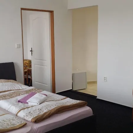 Dmz Gæstehus 3*