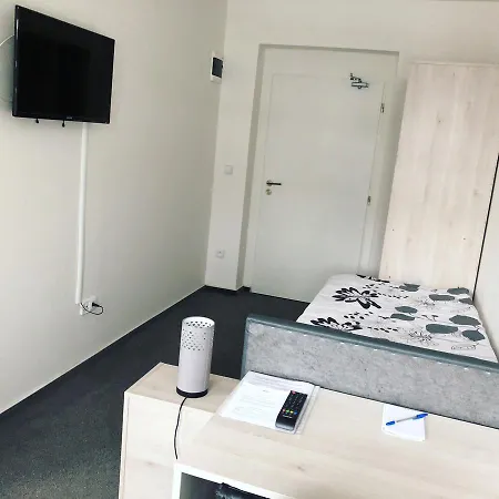 Dmz膳宿旅馆